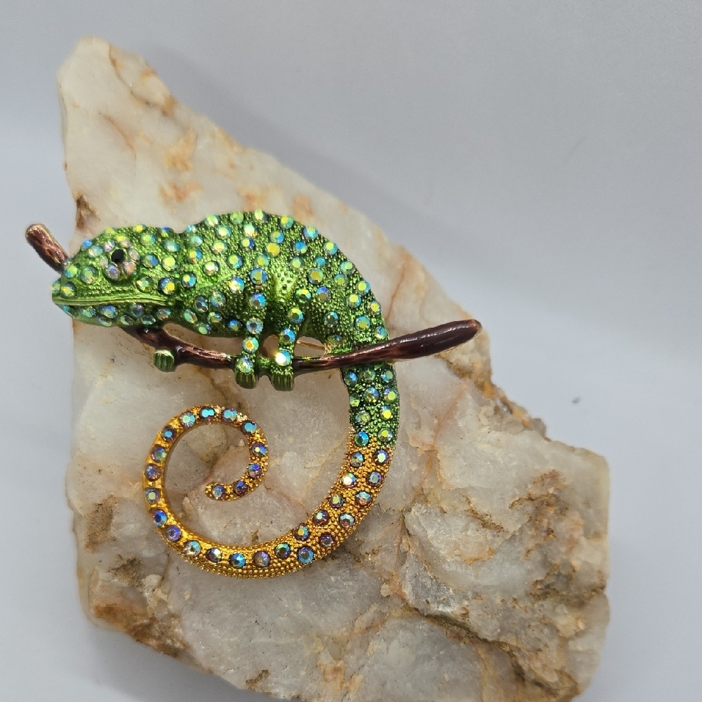 Green Chameleon Rhinestone Brooch Large Crystal Reptile Lizard Pin Statement - Picture 3 of 6